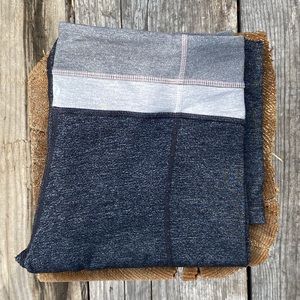 Lululemon reversible cropped yoga pants